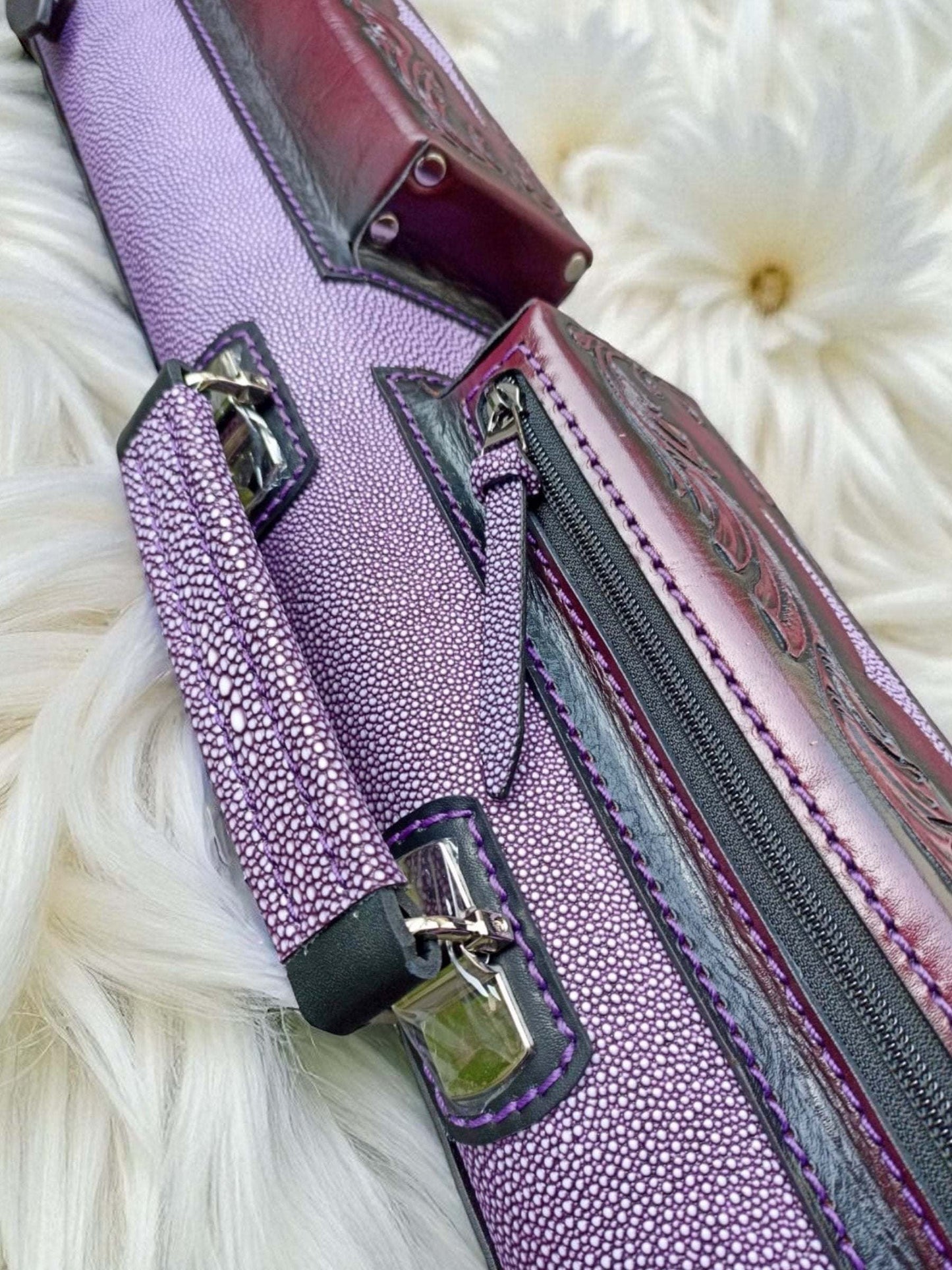 Throne Stingray Leather Cue Case